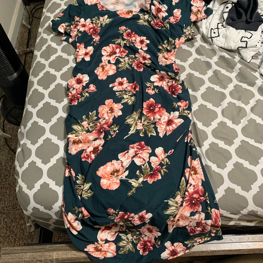 Cute floral maternity dress!